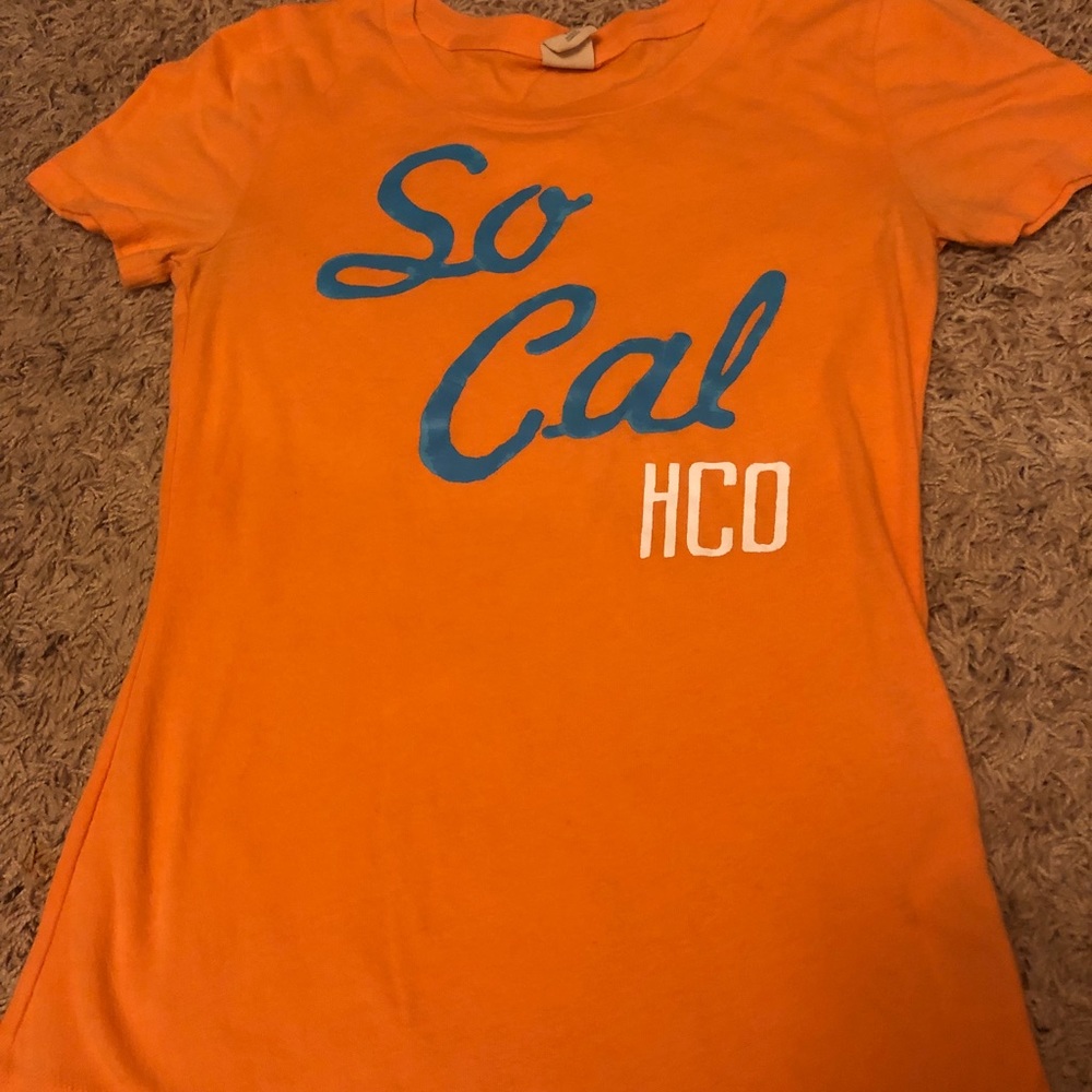 Junior’s Hollister Graphic t shirt